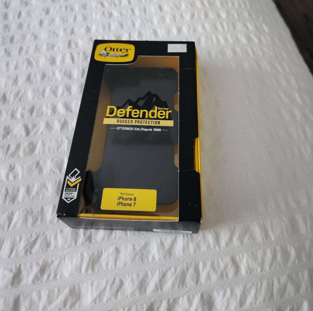 OtterBox Black Defender Series Case for Ultimate ProtectionBelt Clip iPhone 7/8